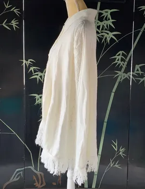 Vintage Women’s Cuddle Knit Ivory White Poncho One Size Fringe Edge Collared thumbnail 4