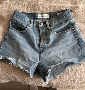 Aritzia Denim forum shorts size26 thumbnail 1