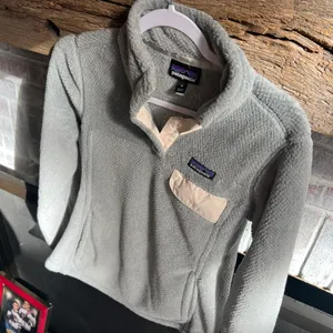 Patagonia woman’s fleece resnap size small‎ thumbnail 2