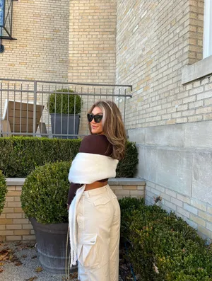 Aritzia Cargo Pants TNA thumbnail 2