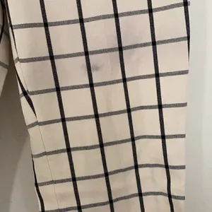 BANANA REPUBLIC plaid pants EUC thumbnail 4