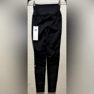 NWT Alo Yoga High Waist Moto Leggings Black Black Glossy Size XS thumbnail 4