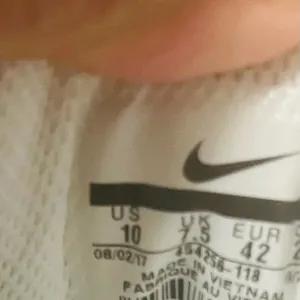 Nike Women’s court Royale triple white size 10 thumbnail 8