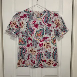 Floral Paisley Pattern Blouse Puff Short Sleeves Ruffled Detail Medium thumbnail 1