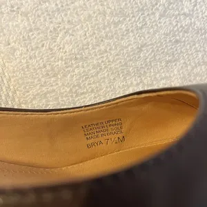 Nurture brya Size 7 1/2Brown leather Used A lil faded from the heels In pic thumbnail 7