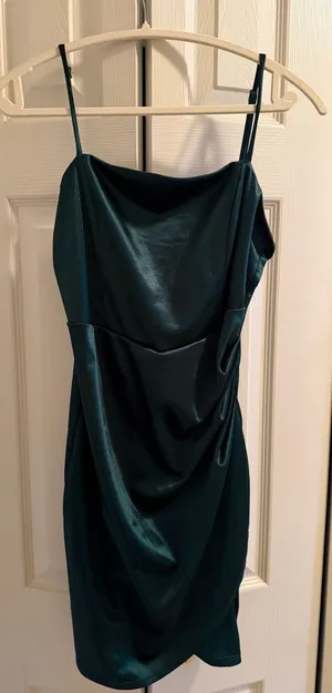 Green Dress thumbnail 1