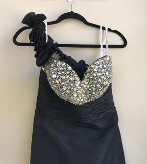 Gigi's Women's Size 6 Full Length Black Prom Dress thumbnail 2