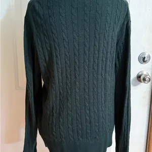 Abercrombie & Fitch Dark Green Cable Knit Sweater size Medium. thumbnail 5