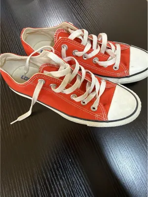 Size 6M / W8 CONVERSE Chuck Taylor ALL STAR Low Top Canvas RED Sneakers Unisex thumbnail 2
