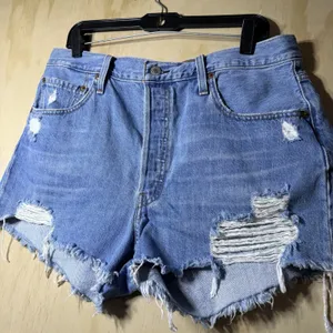 Levi’s 501 Women’s Denim Cut Off Shorts W33 Distressed Frayed Hem Blue‎ thumbnail 2