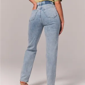 Abercrombie & Fitch Curve Love Ultra High Rise 90s Straight Jean Size 26 2L NWOT thumbnail 5