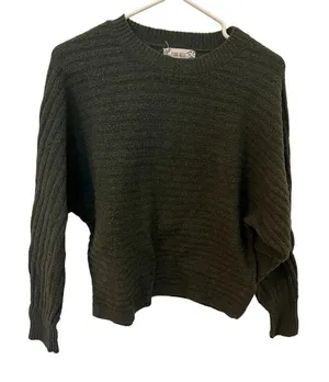 Pink Rose Women's Size Medium Dolman Sleeve Sweater Dark Olive Green Textured‎ thumbnail 1