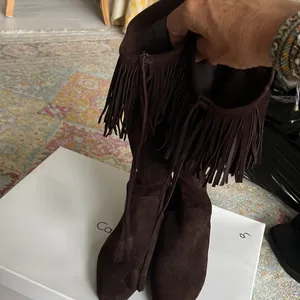 Beautiful Calvin Klein suede fringe boot brand new cond thumbnail 3