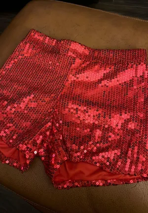 sequence red costume shorts thumbnail 2