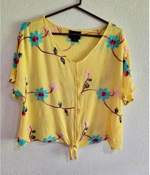 Live Los Angeles Women’s L Yellow Embroidered Floral Button Front Blouse thumbnail 1