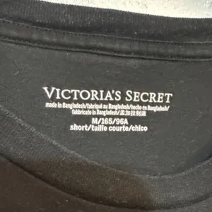 Victoria's Secret Black Bling Long Sleeve Lounge Shirt Rhinestone Logo Signature thumbnail 2