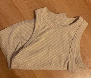 Old Navy Tanktop thumbnail 1