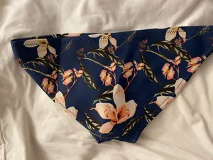 Neoprene Bikini Size M thumbnail 3