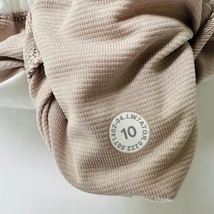 Lululemon Hotty Hot II Low Rise Short 2.5" White Size 10 Run Gym thumbnail 4