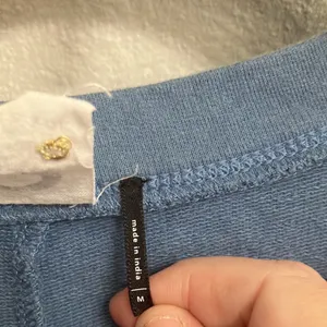 FINAL MARKDOWN Raw trim ladies top medium thumbnail 3