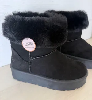 Danskin Donut Faux Fur Platform Ankle Boots Womens Size 7 Black Memory Foam NEW thumbnail 1