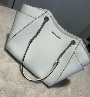 Michael Kors White Purse thumbnail 1