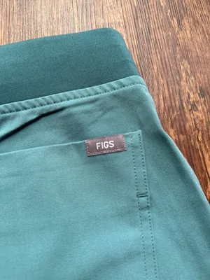 NWT FIGS Women’s Hydrogreen Zamora Jogger Scrub Pants - Size XXS Petite thumbnail 9