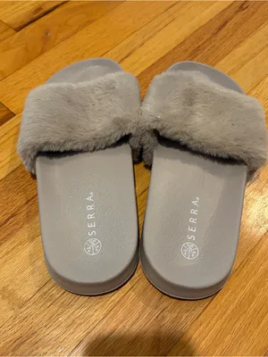 Serra Women’s Size 8 Sandals Slide Faux Fur Fuzzy Beige thumbnail 2