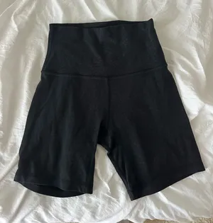 Lululemon Align Biker Shorts 6" thumbnail 1