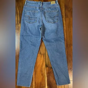 American Eagle Outfitters Mom Jeans thumbnail 4