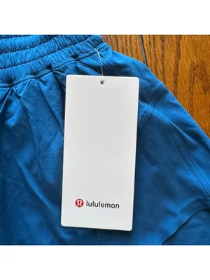 Lululemon Shake it Out Short High Rise 2.5” Jet Set Blue Size XXS(Size 2) NWT thumbnail 3