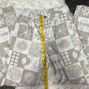 H&M Smiley Patchwork All Over Print Smiley Face Straight Wide Leg Streetwear thumbnail 3