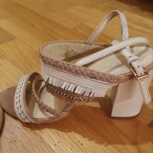 Nine West Nude Fringed Rhinestone Accent Heels in sz 7 thumbnail 6