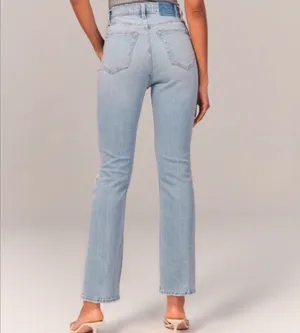 Abercrombie & Fitch Curve Love Ultra High Rise The Ankle Straight Jeans thumbnail 2