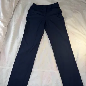 LULULEMON City Sleek 5-Pocket Ankle Pants Navy Blue Career Slacks Size 2 thumbnail 1