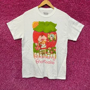 Strawberry Shortcake & Custard Cat Strawberry Cottage Tee M thumbnail 1