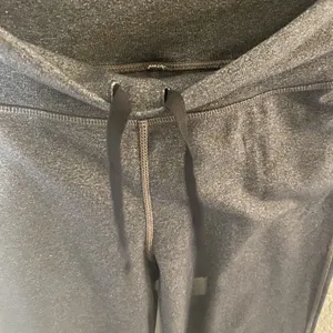Womens Lululemon straight cut‎ grey drawstring pants with drawstring cuffs Sz XS thumbnail 3