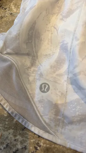 Lululemon Shorts thumbnail 3