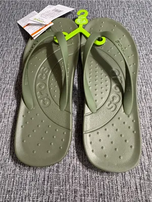 CROCS Gender Inclusive Flip Flop Sandals thumbnail 6