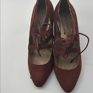 Stylish Burgundy Lace thumbnail 3