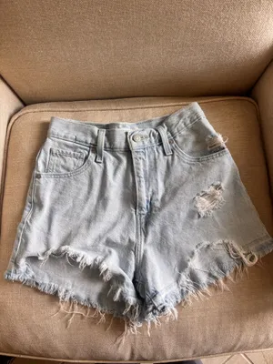 Levi’s High-Waisted Mom Shorts 25 thumbnail 2