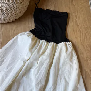 Vega Maxi Dress in Black & White thumbnail 3