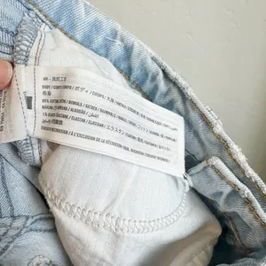 Abercrombie | 90s Straight‎ Ultra High Rise Distressed Knee Jeans Light Wash thumbnail 6