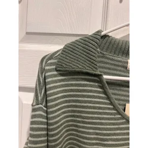New Universal Thread Womens Large Sage Green‎ Striped Collared Pullover Sweater thumbnail 2