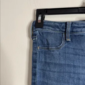 Hollister Ultra High-Rise Advanced Stretch Ripped Skinny Jeggings jeans size 28 thumbnail 9