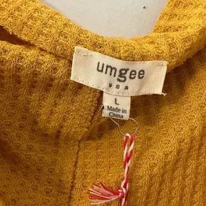 EXPRESS Umgee Top Size Large Mustard Yellow Waffle Knit Dolman Sleeve Oversized NWT thumbnail 7