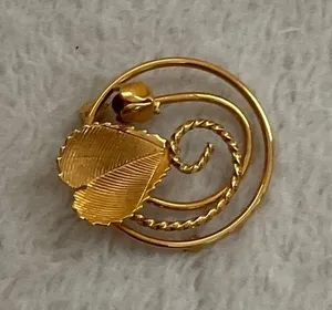 Vintage Gold Leaf Swirl Brooch thumbnail 1