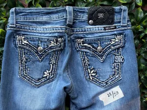Miss Me Low-Rise Boot Stretch Jeans Signature Rhinestone Women’s Denim 28 thumbnail 4