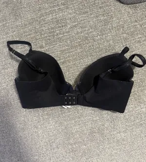 32DD Victoria's Secret Bra thumbnail 2
