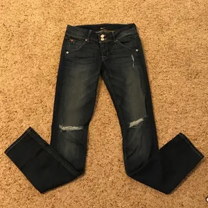 MOVING SALE! NWT Hudson jeans thumbnail 1